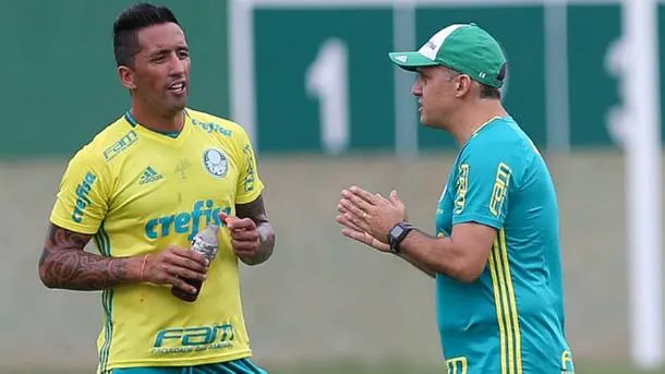 Baptista prepara ambiente no Palmeiras e promete chances a todos