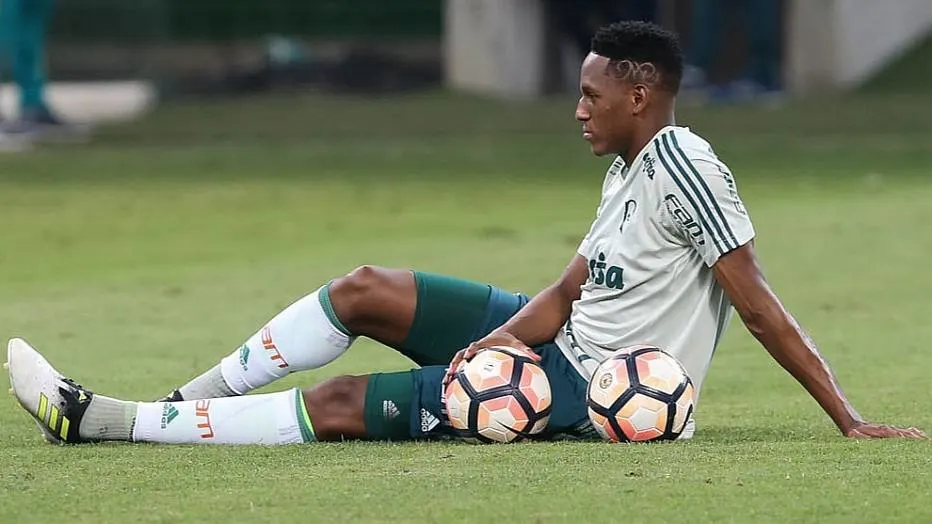 Mina avança em recuperação e fica perto de voltar ao Palmeiras