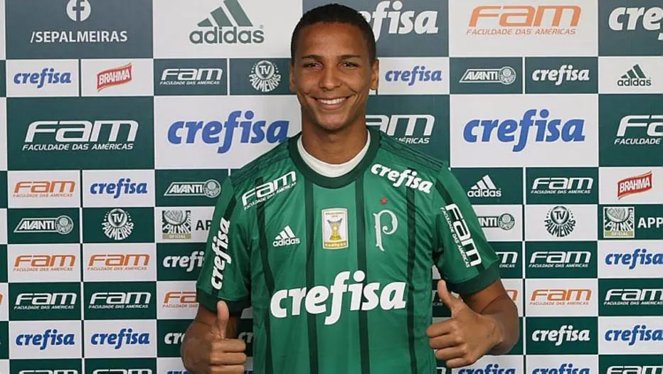 'Agora é fazer tudo o que aprendi lá fora para ajudar o Palmeiras', diz Deyverson