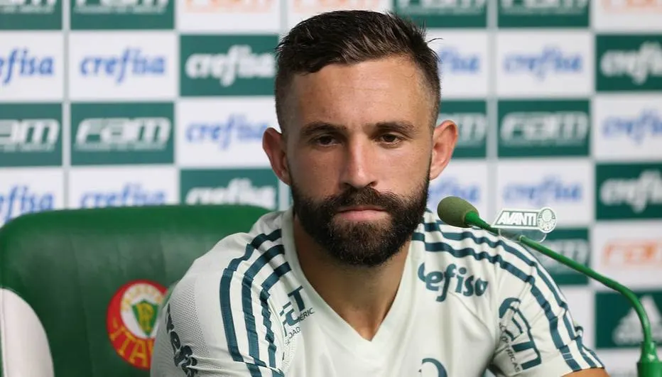 Palmeiras renova com Allione antes de concluir empréstimo ao Bahia