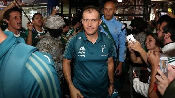 Palmeiras joga nesta quarta sem as duas principais contratações do ano