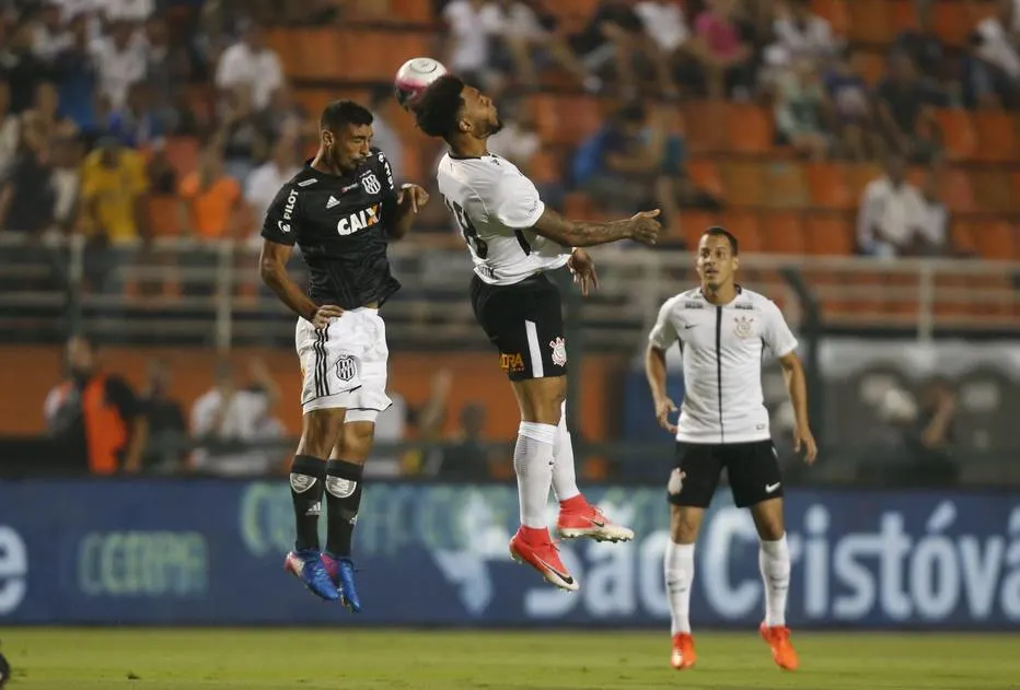 Corinthians enfrenta primeiro dilema de 2018: Kazim ou Júnior Dutra