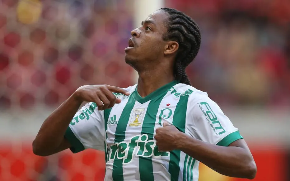 Palmeiras tem oito jogadores pendurados no Campeonato Brasileiro