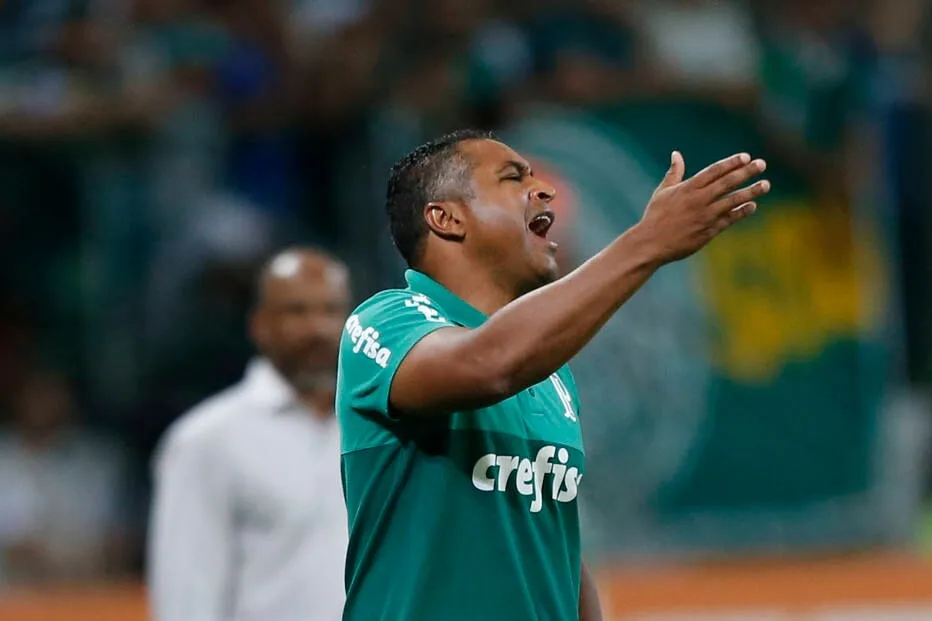 Roger comemora chance de descanso e promete evolução do Palmeiras