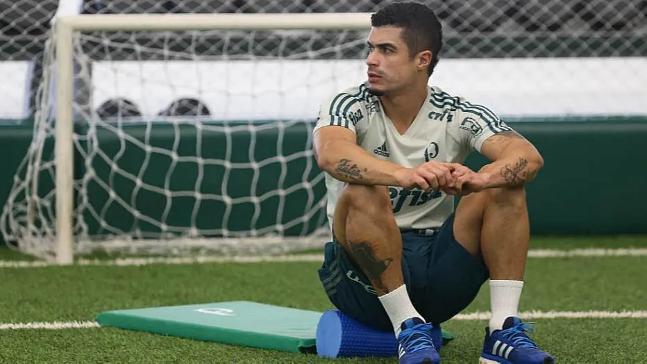 Palmeiras deve ter as saídas de Egídio e Róger Guedes nesta janela