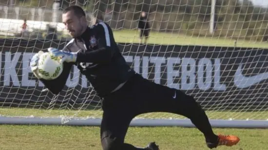 Corinthians tenta evitar que a crise ganhe corpo diante do Vitória