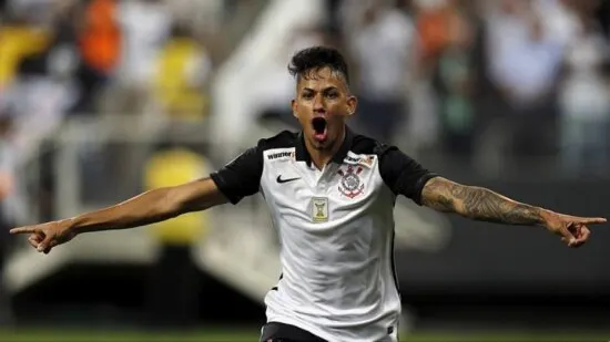 Corinthians tenta comprar 50% do atacante Lucca