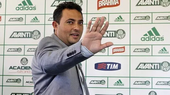 Diretoria do Palmeiras ainda busca mais reforços para 2016