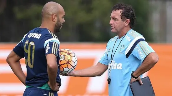 Cuca comanda primeiro coletivo e faz diversas mudanças no Palmeiras