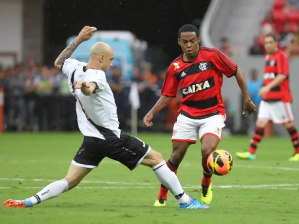 Jornal: CORINTHIANS tenta volta de Elias para o Brasileiro.