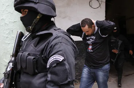 Ex-preso de Oruro, corintiano é detido por agressão a palmeirenses