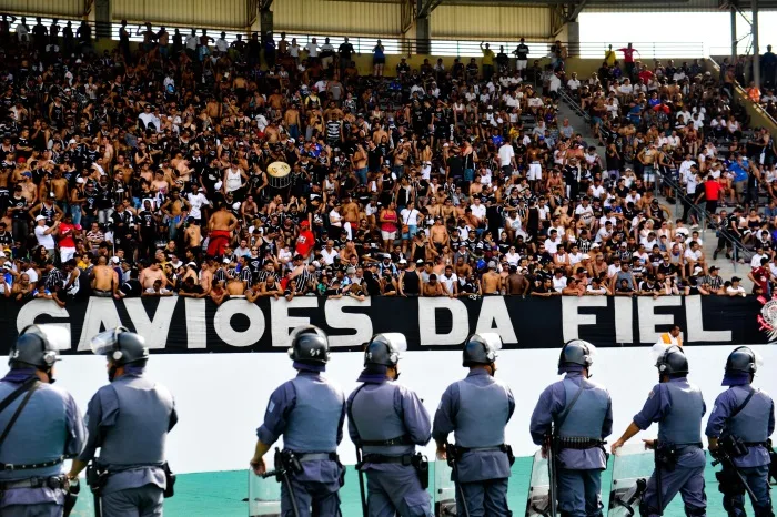 Justiça libera integrantes da Gaviões que invadiram o CT do Corinthians