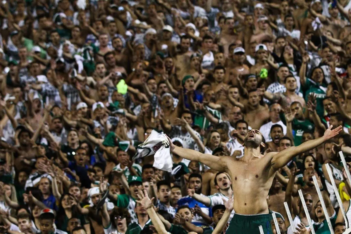 Vira casaca? Torcida do Palmeiras vai torcer por Ganso, Kaká e cia