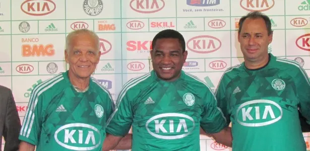 Briga faz construtora esconder do Palmeiras homenagem a ídolos