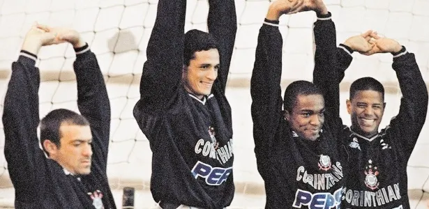 Parreira fez campeão mundial com SP 'virar casaca' e jogar no Corinthians