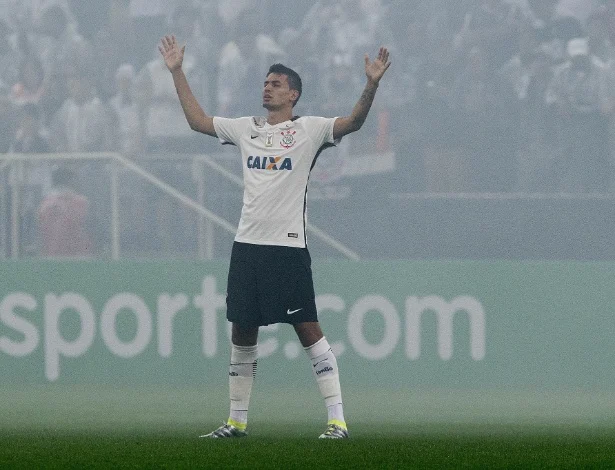 Novo xodó do Corinthians custou R$ 200 mil e volta às origens como titular