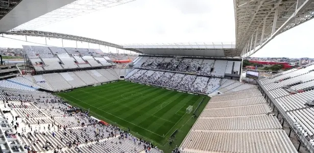 Odebrecht promete entregar Arena Corinthians com sete meses de atraso