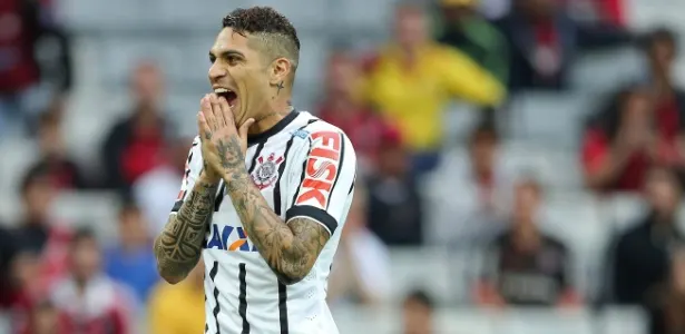 Corinthians deve R$ 2 milhões a Guerrero. Agentes fazem pressão com dólar