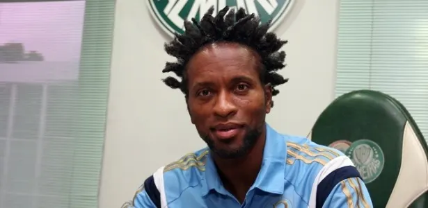 Zé Roberto nega mágoa e diz que deixou legado de profissionalismo ao Grêmio