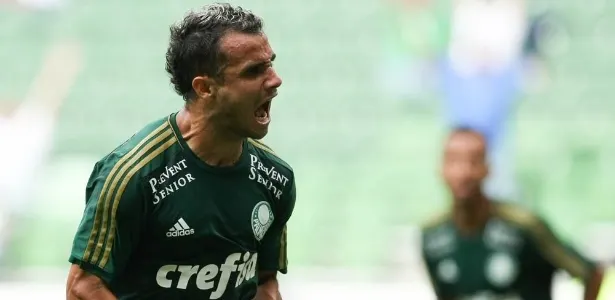 Maikon Leite se diz triste por insucesso no Palmeiras: 