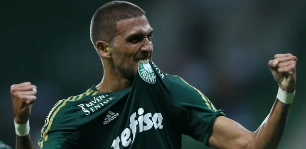 Ansioso por acerto, Rafael Marques espera Palmeiras e treina em Araraquara