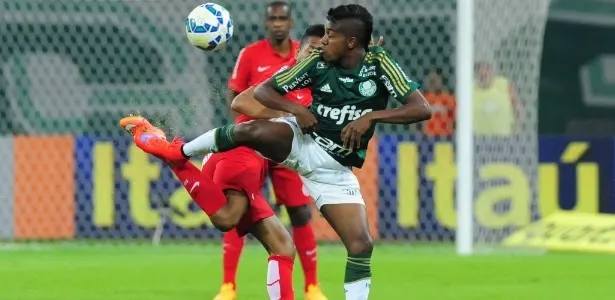 Nas redes sociais, Kelvin se despede do Palmeiras e agradece 