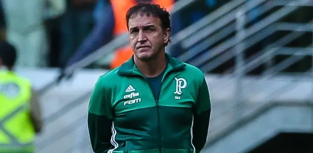 Líder, Palmeiras abre returno com 'quebra cabeça' para Cuca