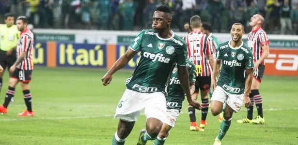 Já sem Mina, Palmeiras faz treino tático antes de pegar o Santa Cruz