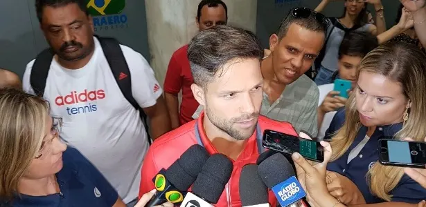 'Palmeiras passará por dificuldades', diz Diego sobre briga pelo título