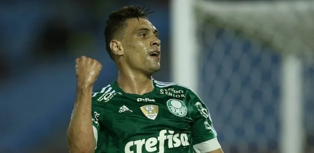 Palmeiras inscreve meia Moisés e fecha lista de jogadores do Paulista Comente