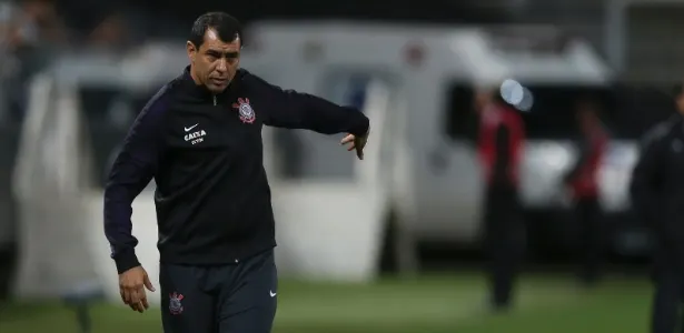 Semana cheia de treinos vira teste para trabalho de Carille no Corinthians 