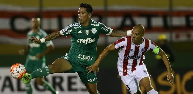 Barrios volta ao Palmeiras após servir seleção e ganha vaga no time de Cuca