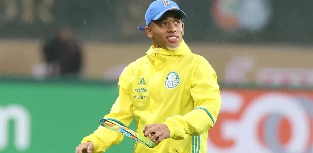 Gabriel Jesus voltou. Quem Cuca vai tirar da equipe titular?