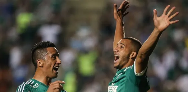 Barrios e Jesus dominam ataque do Palmeiras e entrosamento extrapola campo