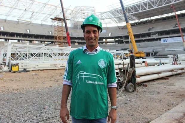 Ex-atacante Edmundo encontrará torcedores em loja oficial do Palmeiras