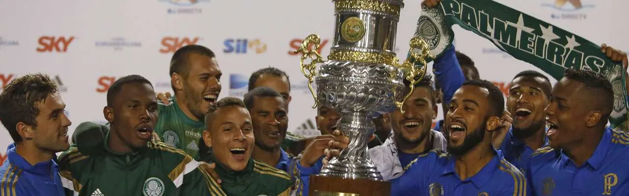 Palmeiras coloca Troféu Julinho Botelho em galeria de site