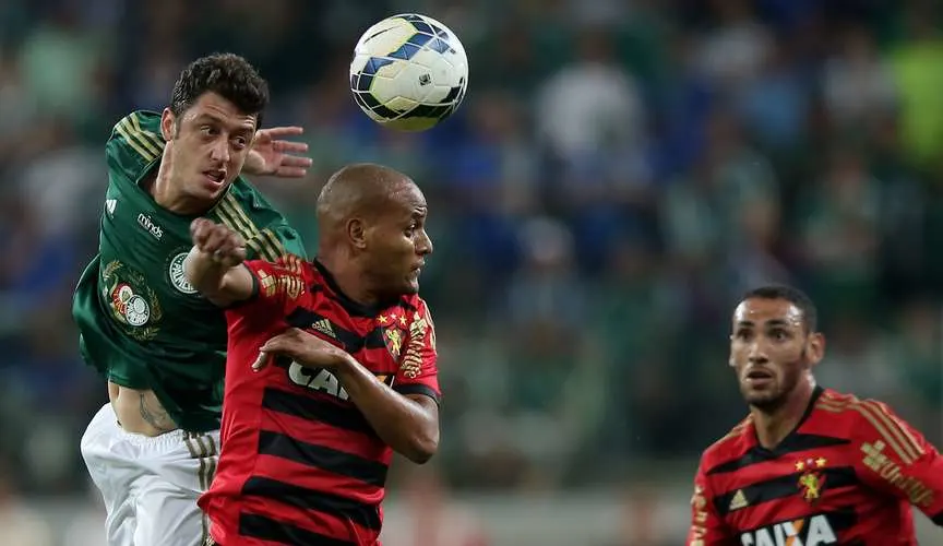  Por “time sem vergonha”, torcida xinga Nobre, Wesley e Felipe Menezes