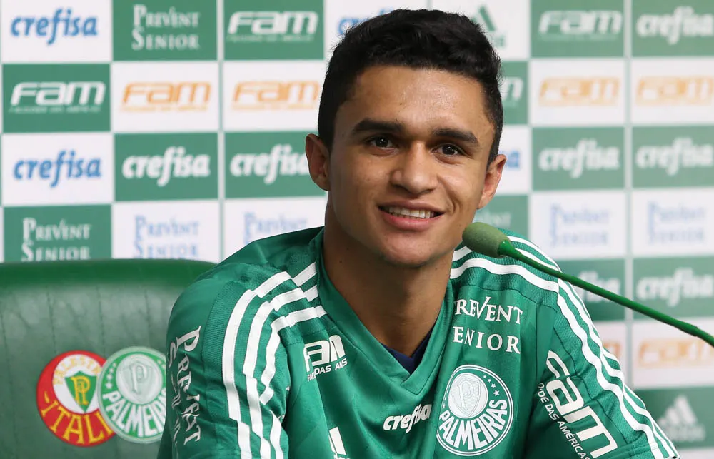 Erik revela emoção por chegada ao Palmeiras e elogia torcida: ‘É um exemplo’