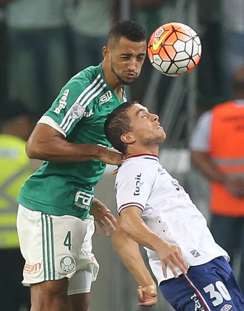 Palmeiras domina partida, mas esbarra na marcação e é superado pelo Nacional-URU