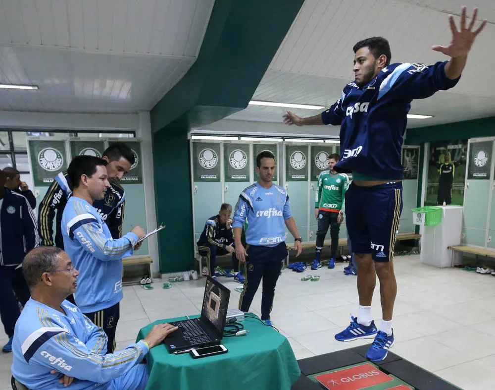 Elenco realiza teste de saltos e aprimora a potência na Academia