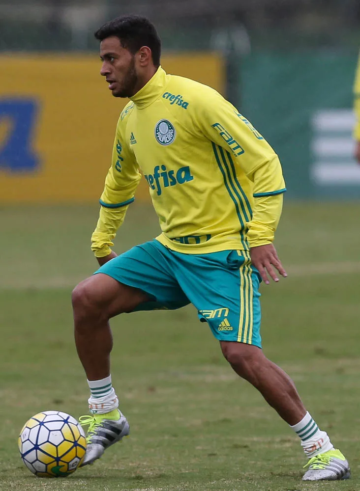 Elenco realiza coletivo e treina finalizações na Academia de Futebol