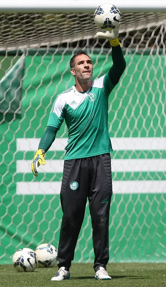 Fernando Prass destaca evolução do Palmeiras e apoia Valdivia como capitão 