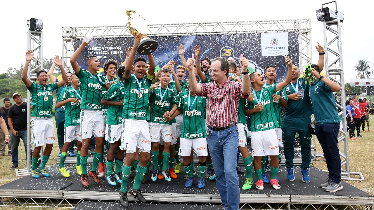 Palmeiras supera Flamengo nos pênaltis e é campeão invicto da Copa Brasil Sub-15