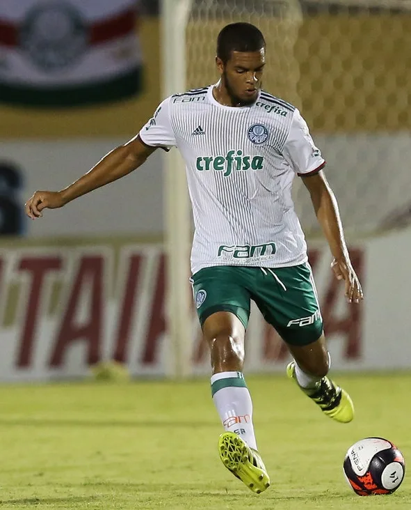 Palmeiras vence o Cruzeiro fora de casa e larga na liderança do Brasileiro Sub-20