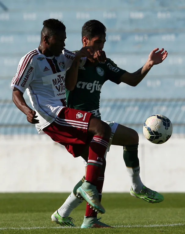 Flu vence Palmeiras e dispara na ponta do Brasileirão Sub-20