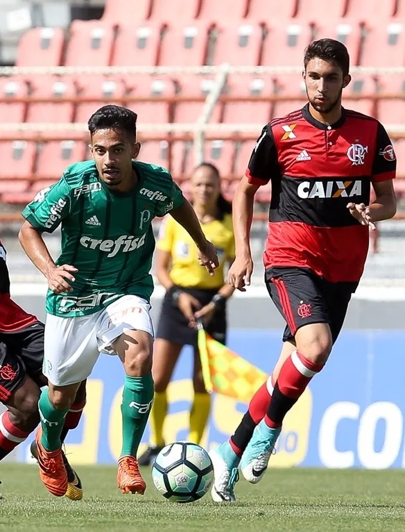 Sub-17 goleia o Flamengo em Itu e se aproxima da vaga na final da Copa do Brasil