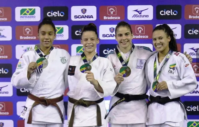 Judocas do Palmeiras brilham e levam nove medalhas nas finais do Paulista de Veteranos