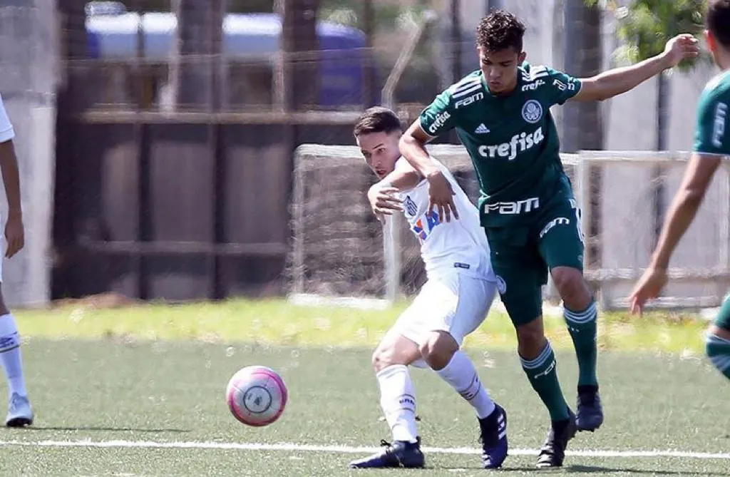 Sub-15 do Palmeiras vira sobre o Santos e larga na frente na semifinal do Paulista