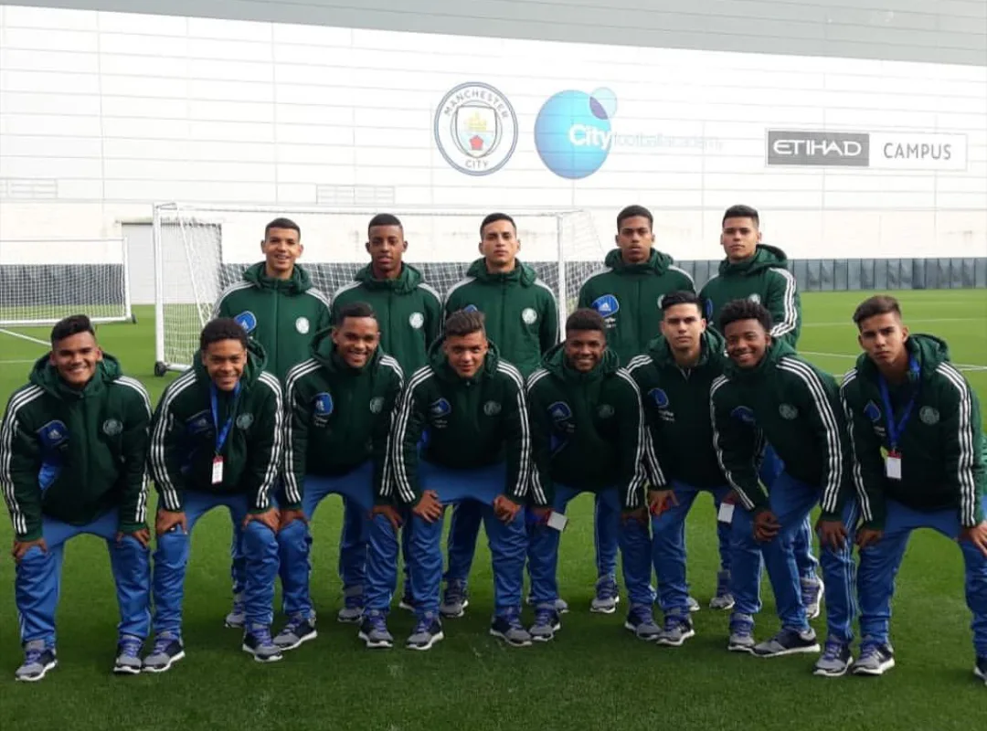 Na Inglaterra, Sub-16 do Palmeiras disputa semifinal contra o Manchester City