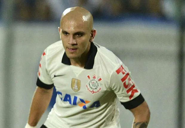 Fábio Santos recebe homenagem neste sábado antes de Corinthians x Figueirense